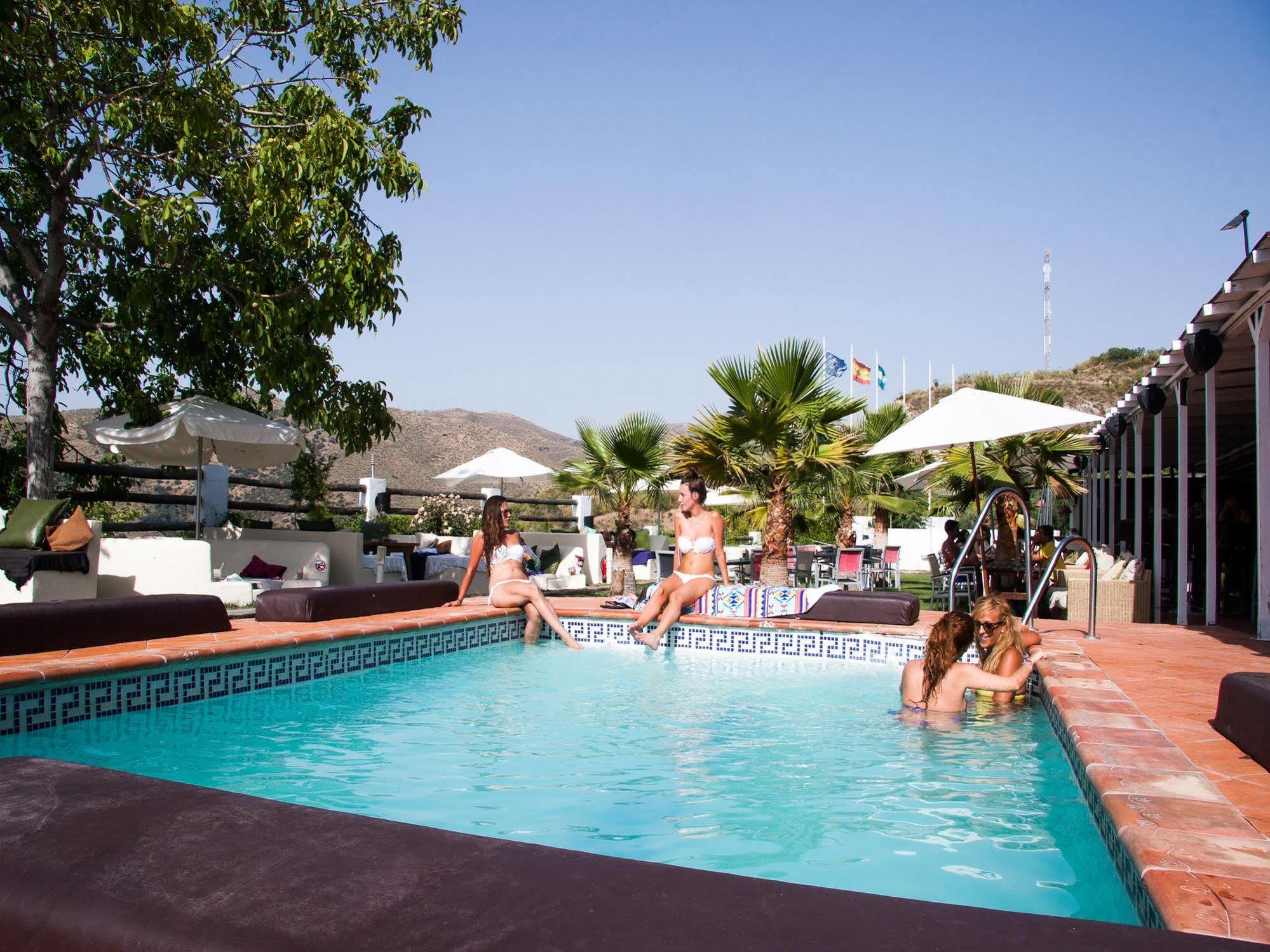 Fuente Del Lobo Glamping & Bungalows - Adults Only Pinos Genil Exteriér fotografie