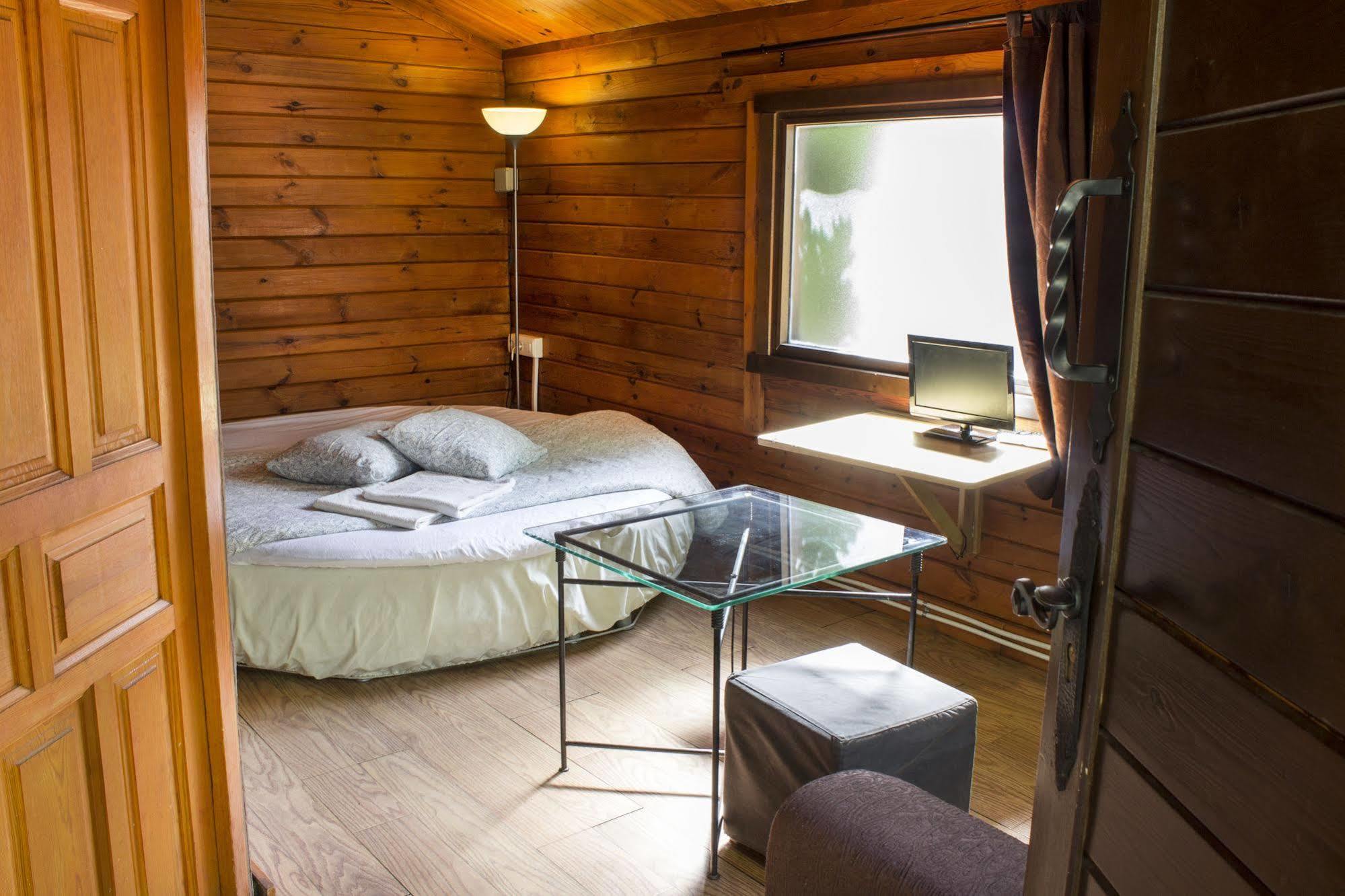 Fuente Del Lobo Glamping & Bungalows - Adults Only Pinos Genil Exteriér fotografie